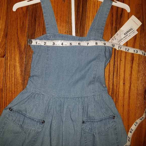 ๐HOST PICK ๐Girls Denim Guess Pocket Dress - Picture 8 of 8